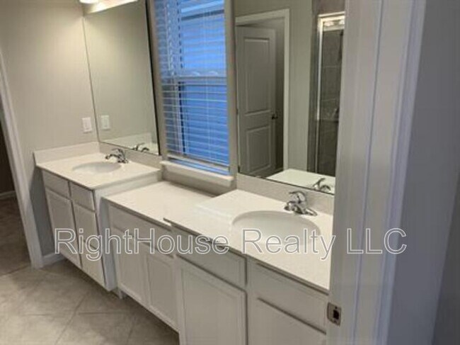 Building Photo - 3638 Lazy River Ter