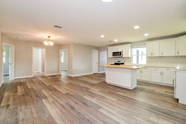 Building Photo - 37420 New York Ave