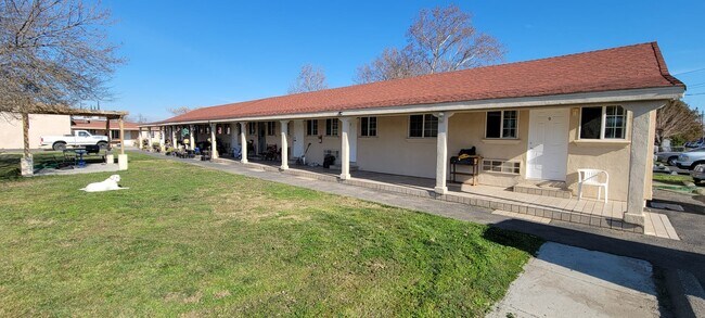 Apartamento #9 en alquiler último a la derecha - 1515 99W