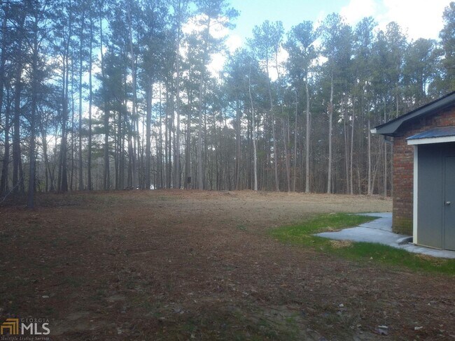 Building Photo - 96 Paris Cir