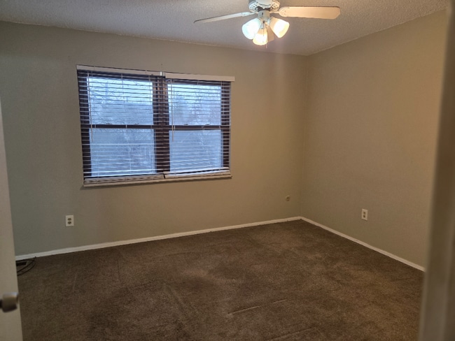 Foto del edificio - 13354 Hiddencrest Ln