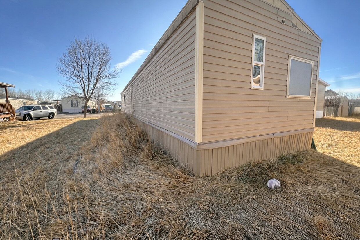 Foto del edificio - 36 Cavalier St N