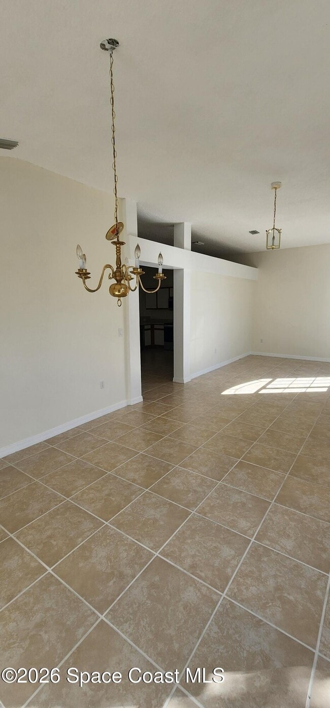 Building Photo - 1807 Edith St NE