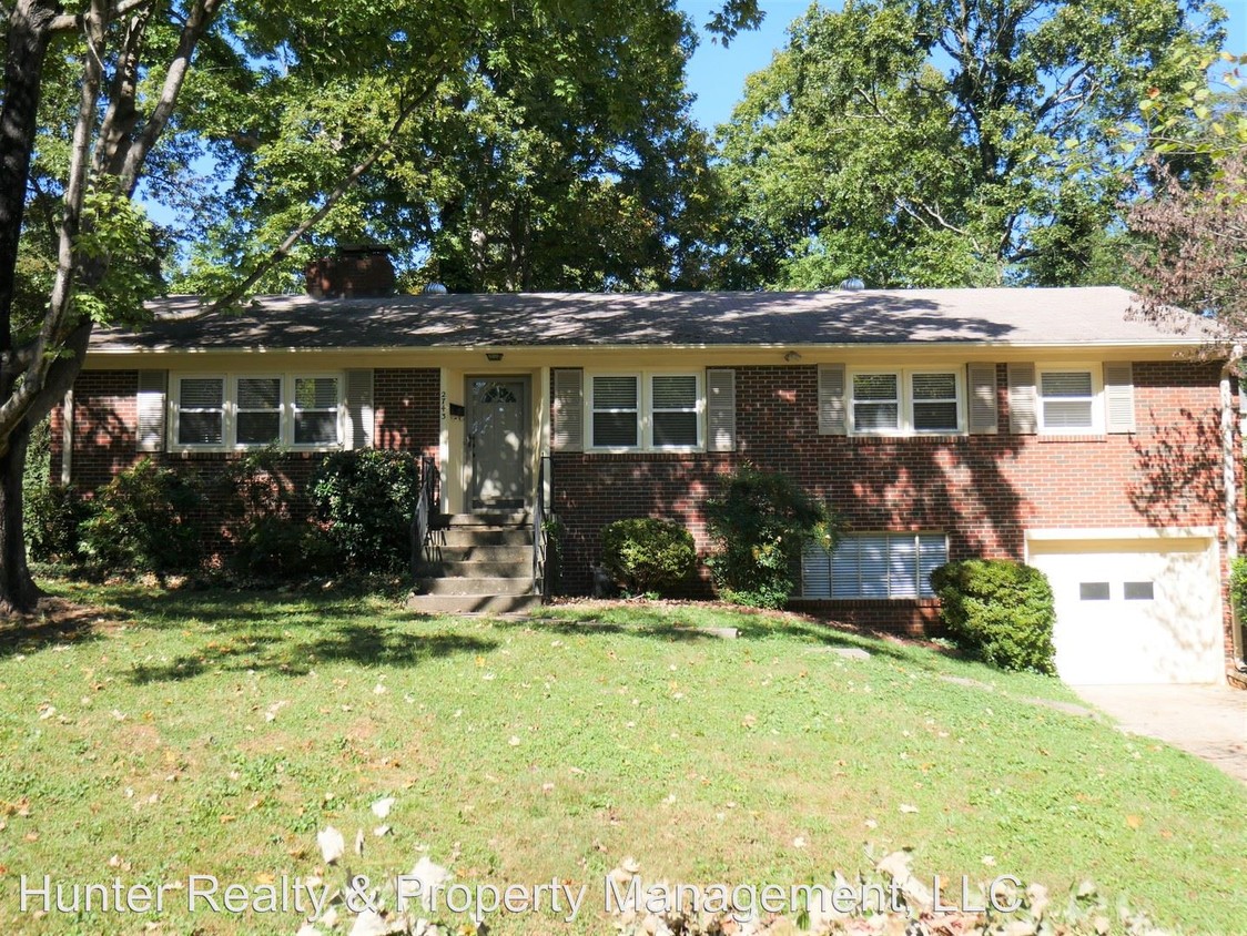 Primary Photo - 2743 Wildwood Ct