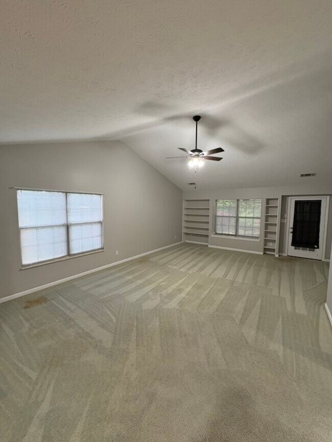 Foto del edificio - 153 Oakleaf Cir
