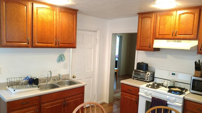 Foto del edificio - 328 W 10th St