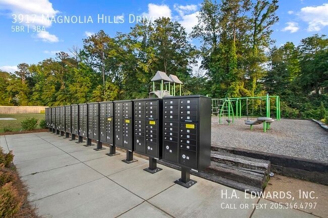 Building Photo - 3917 Magnolia Hls Dr