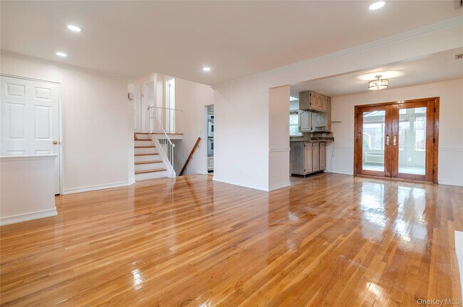 Building Photo - 15 Albany St