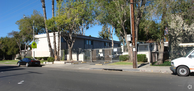 Building Photo - Rayen Park Apartments