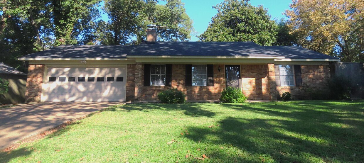 Foto principal - South Tyler! Beautifully Updated 3 Bedroom...