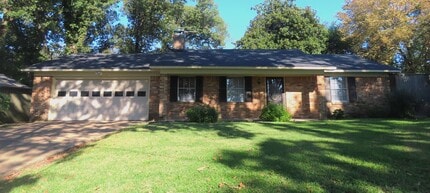 Building Photo - 708 Oxford Cir