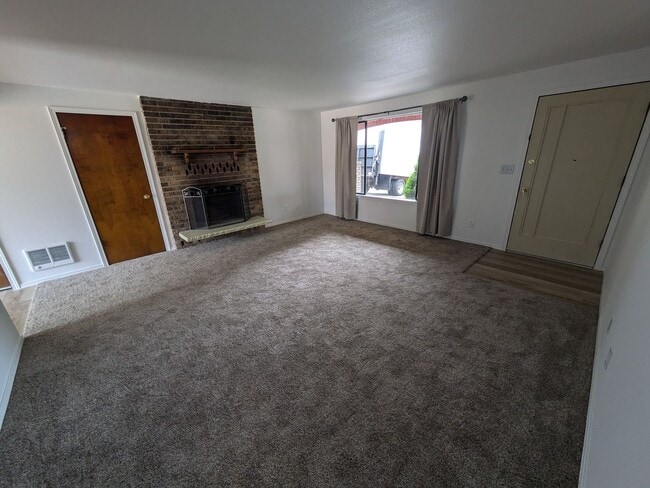 Building Photo - 7816 Samurai Dr SE