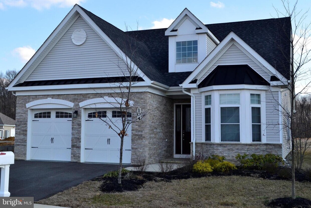 Foto principal - 104 Samjan Cir