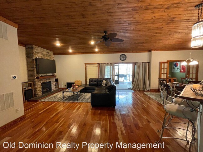 Building Photo - 3 br, 2 bath House - 5383 Trevino Drive