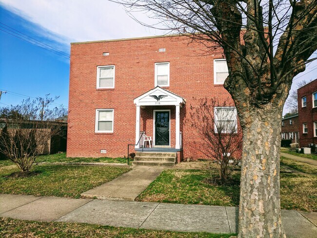 Foto del edificio - 3538 Floyd Ave