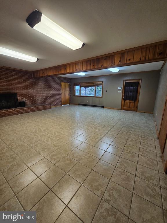 Foto del edificio - 615 Villa Ave