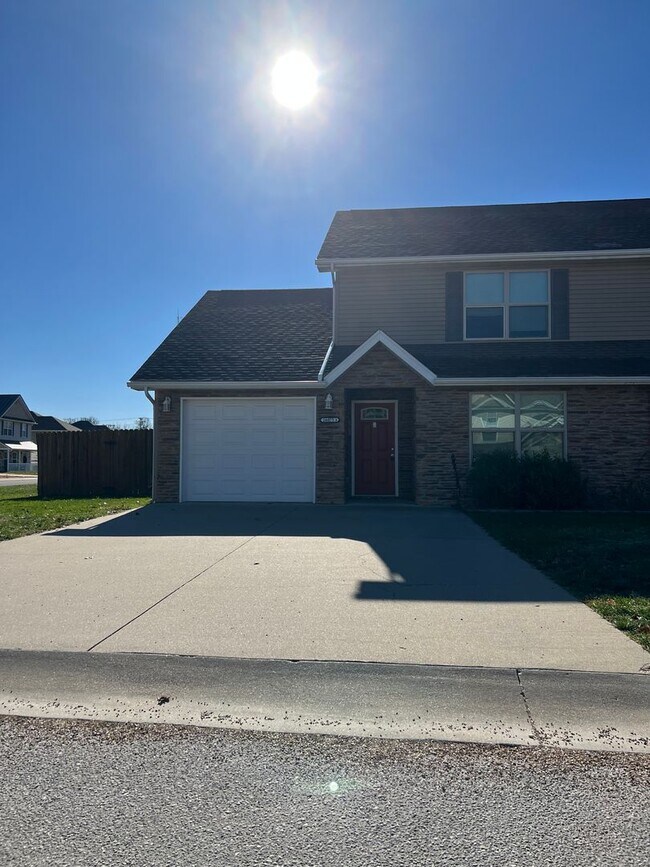 Building Photo - 16075 Holy Cross Ln