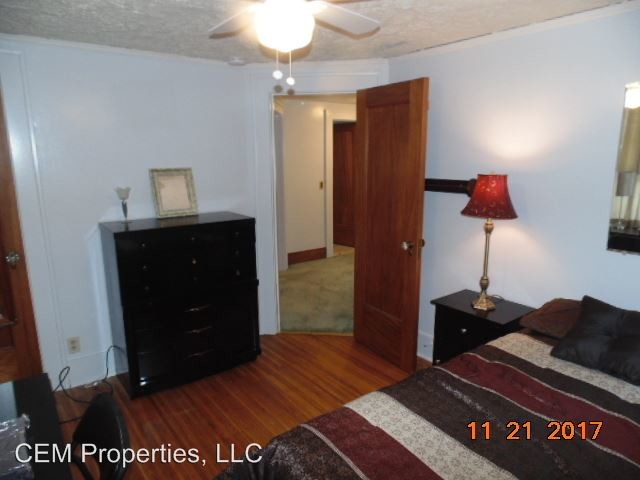 Building Photo - 4 br, 1.5 bath House - 135 Burlington Avenue