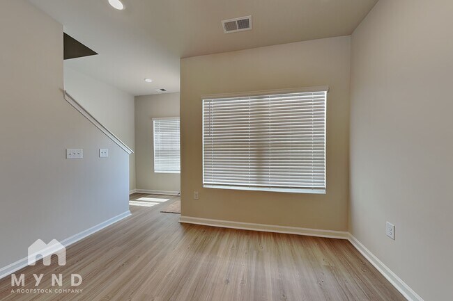 Foto del edificio - 1306 Principal Featherstone Ave