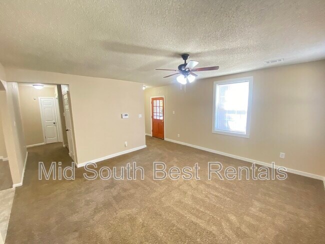 Building Photo - 3098 Sinclair Ln