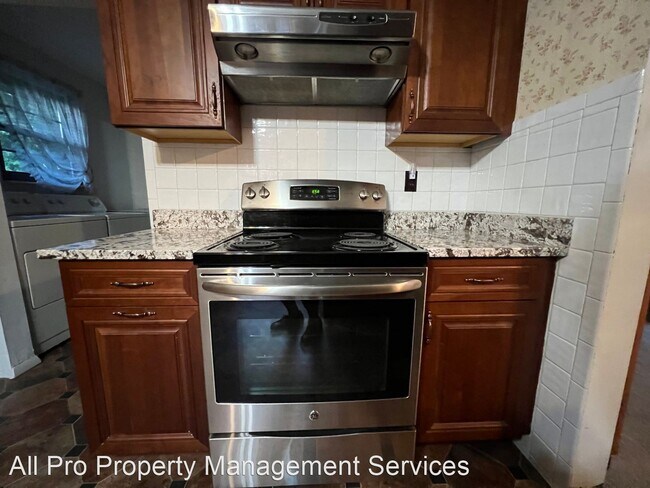 Building Photo - 3 br, 2 bath House - 1809 Ridgecrest Drive