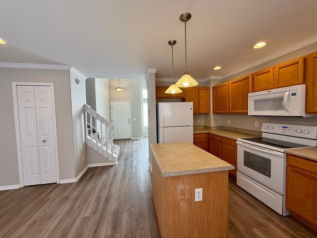 Foto del edificio - Some Utilities Included! 4 Bed 2.5 bath! Pet Friendly!