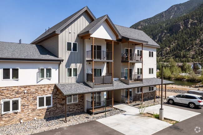 Apartments - Bighorn Crossing