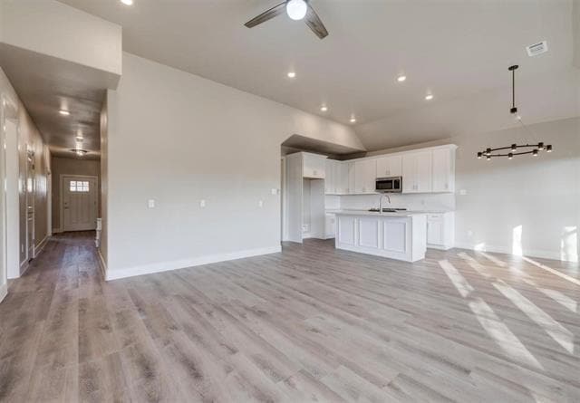 Building Photo - 100 Hackberry Ln