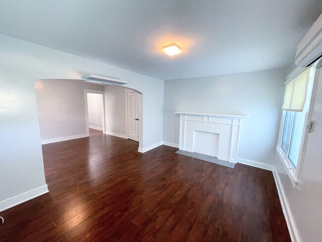 Building Photo - 1501 N Commonwealth Ave