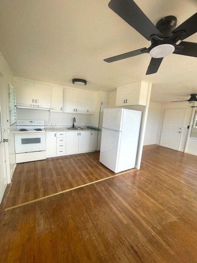 Foto del edificio - 3 Bedroom / 1 Bath home in Kaimuki