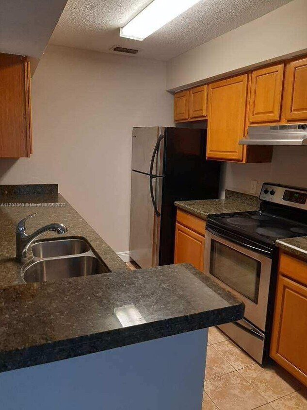 2622 NW 33rd St Unit 2014, Oakland Park, FL 33309 Condo for Rent in