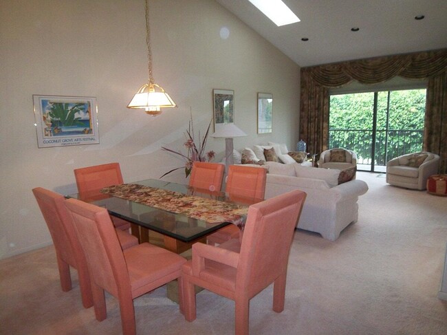 Building Photo - 7862 La Mirada Dr