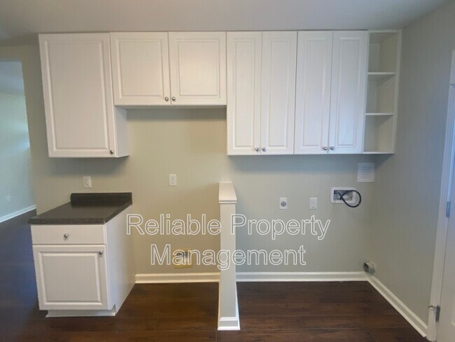 Foto del edificio - 703 Hare St