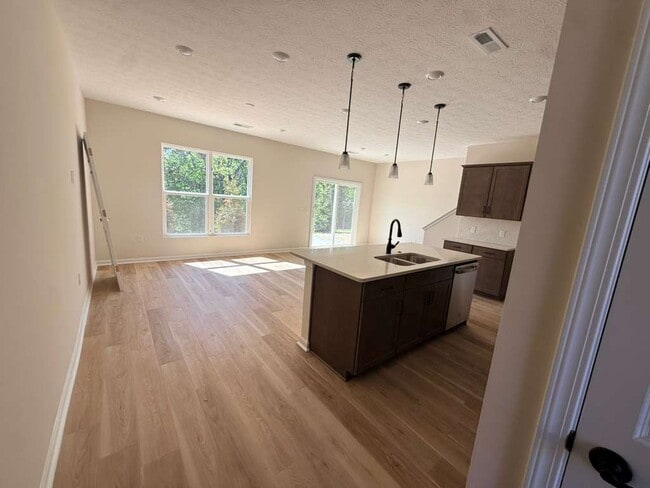 Building Photo - 7231 Grandway Dr