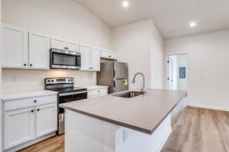 Building Photo - 15440 W Josephine St