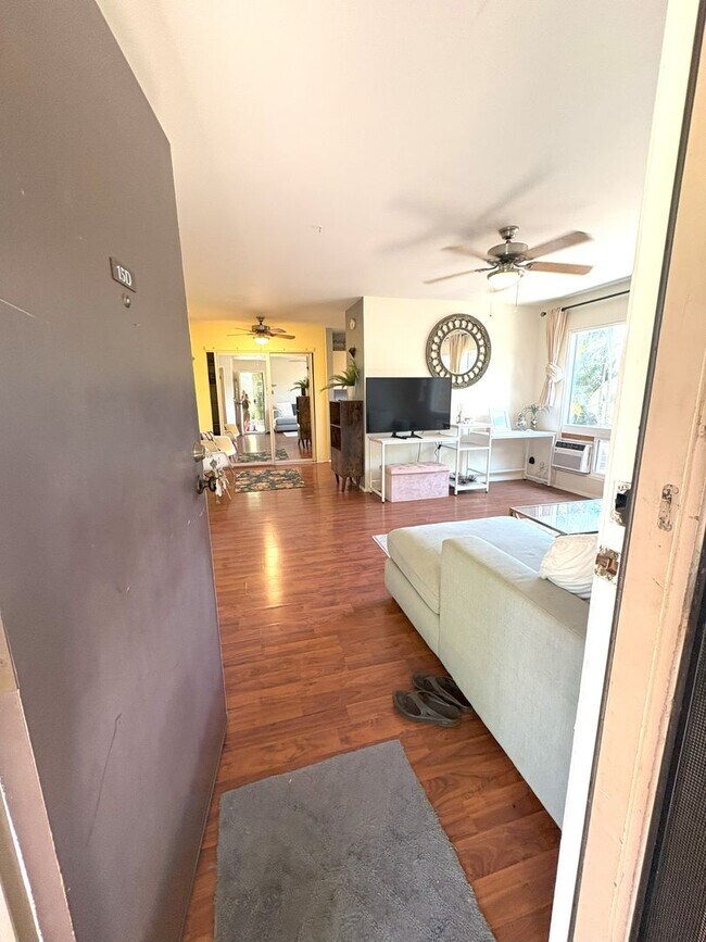 Foto del edificio - Haleakala Gardens - Furnished Ground Floor 3bed/2bath Condo private end unit!