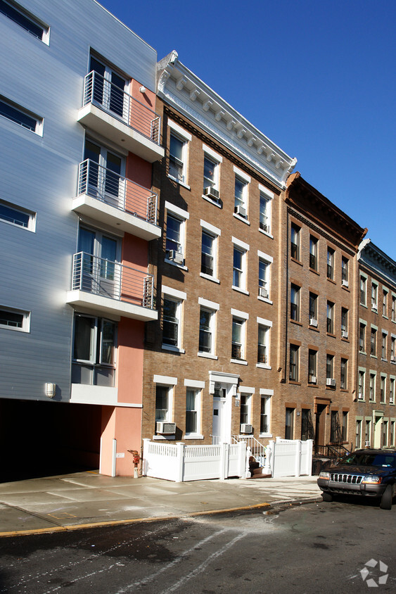 Primary Photo - 346 21st St