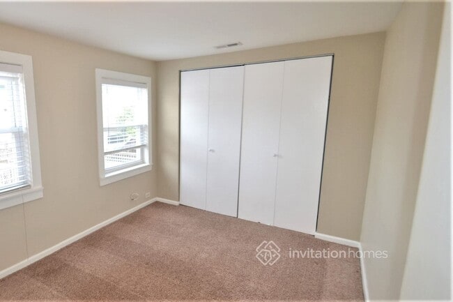 Building Photo - 7770 W Sunset Dr