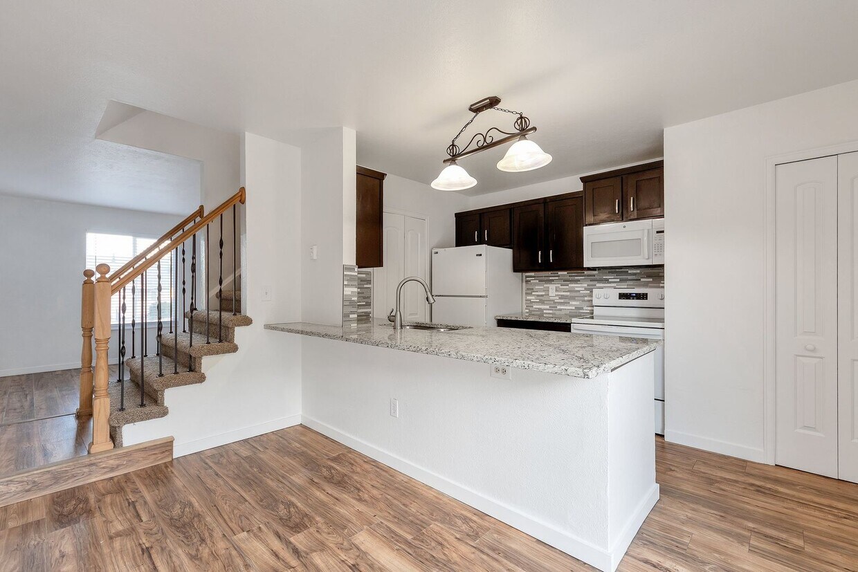 Primary Photo - 2 Bedroom Duplex with Updates, Large Fence...
