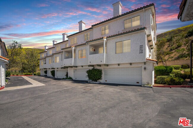 Foto del edificio - 387 Westlake Vista Ln