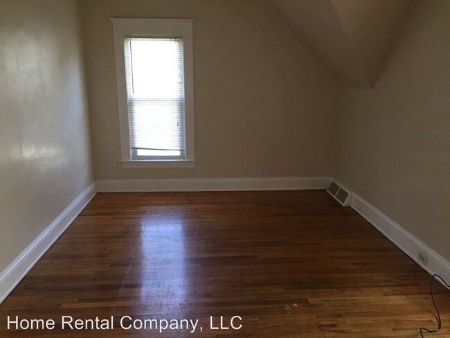 Foto del edificio - 1352 College Ave NE