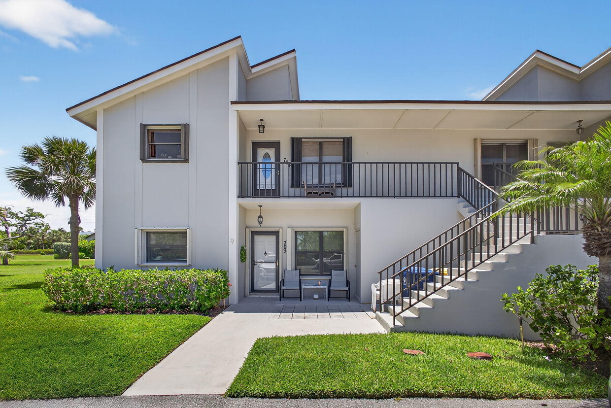 Foto principal - 704 Clubhouse Cir