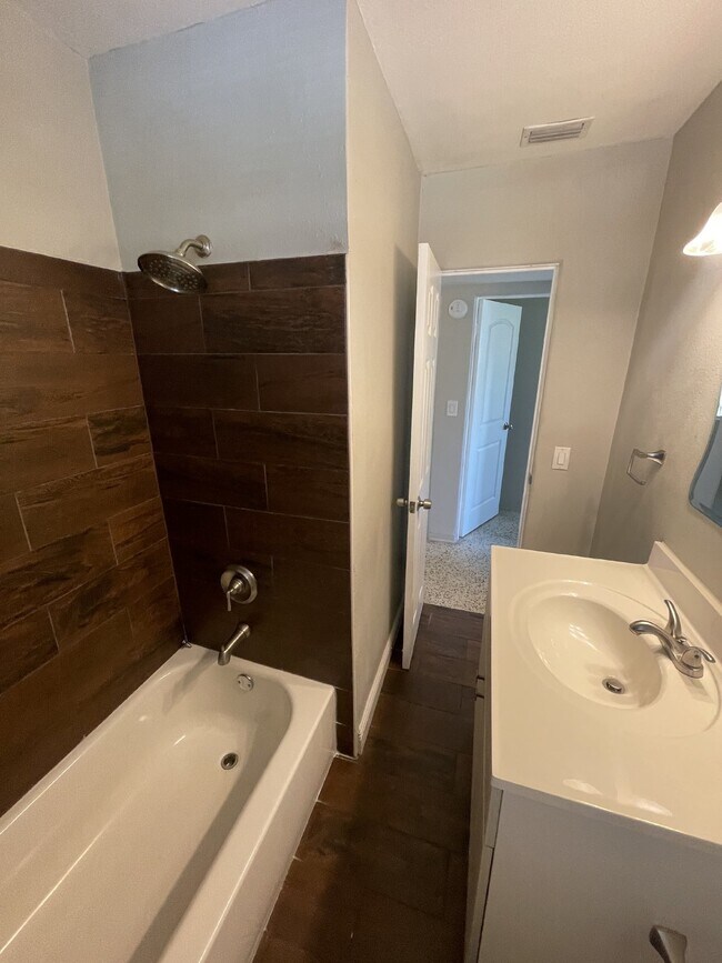 Foto del edificio - Desirable location in Melbourne FL