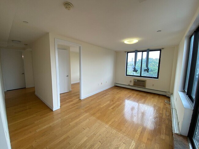 Foto del edificio - 924 Metropolitan Ave