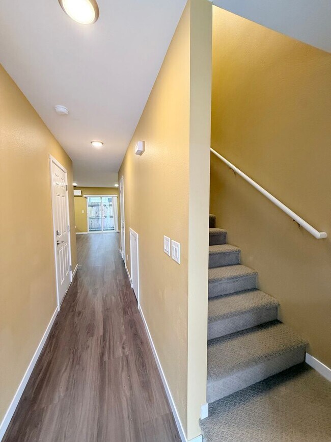 Foto del edificio - JD Developers LLC 5711