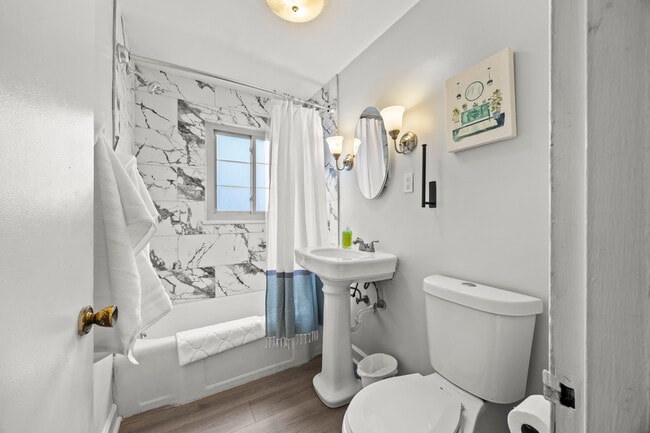 Building Photo - 1744 E Broad St