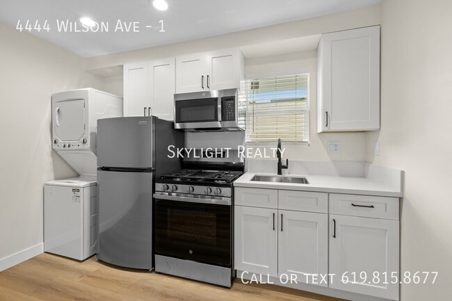 Foto del edificio - 4444 Wilson Ave