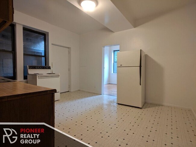 Foto del edificio - 2319 N Kedzie Blvd