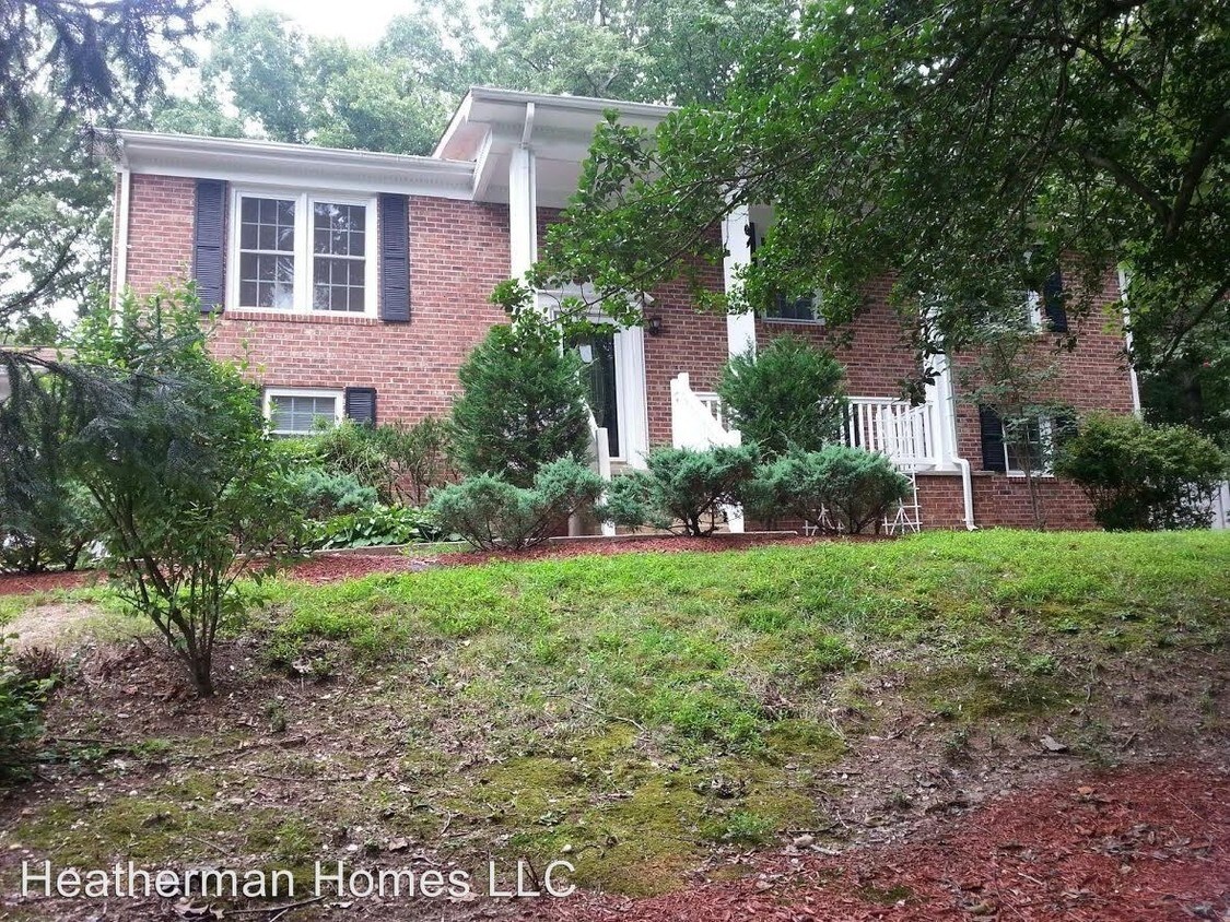 Primary Photo - 5 br, 3 bath House - 29 Greenridge Drive