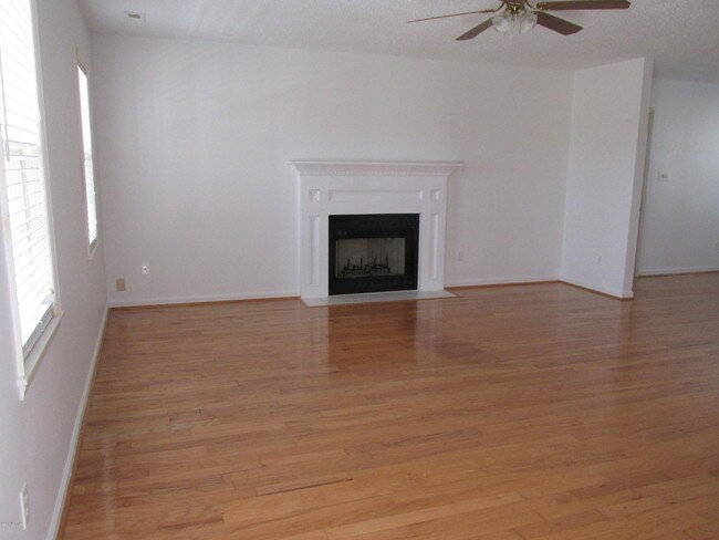 Building Photo - 111 Silver Creek Landing Rd